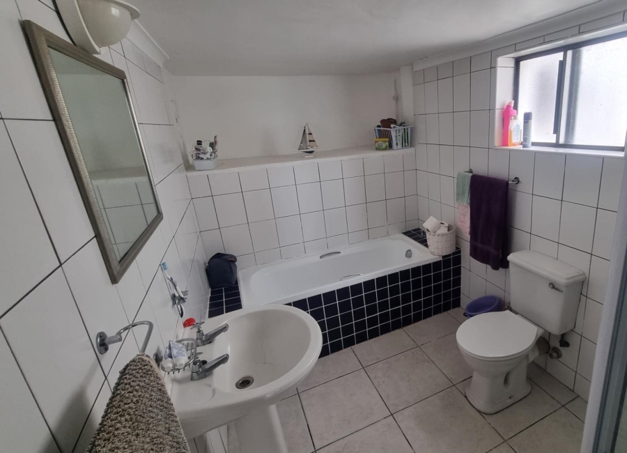 5 Bedroom Property for Sale in Yzerfontein Western Cape